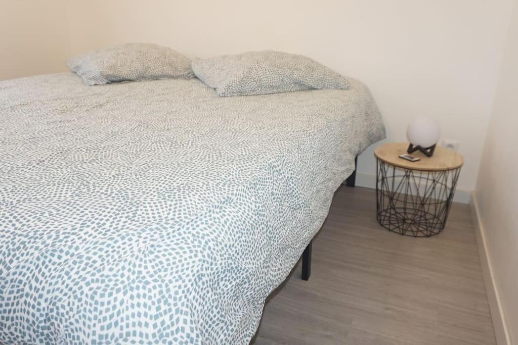 Cosy T2 Wifi Parking Proche Gare Centre Ville Saint-Quentin  Buitenkant foto