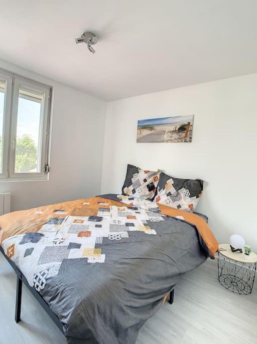 Cosy T2 Wifi Parking Proche Gare Centre Ville Saint-Quentin  Buitenkant foto