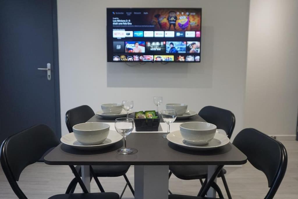 Cosy T2 Wifi Parking Proche Gare Centre Ville Saint-Quentin  Buitenkant foto