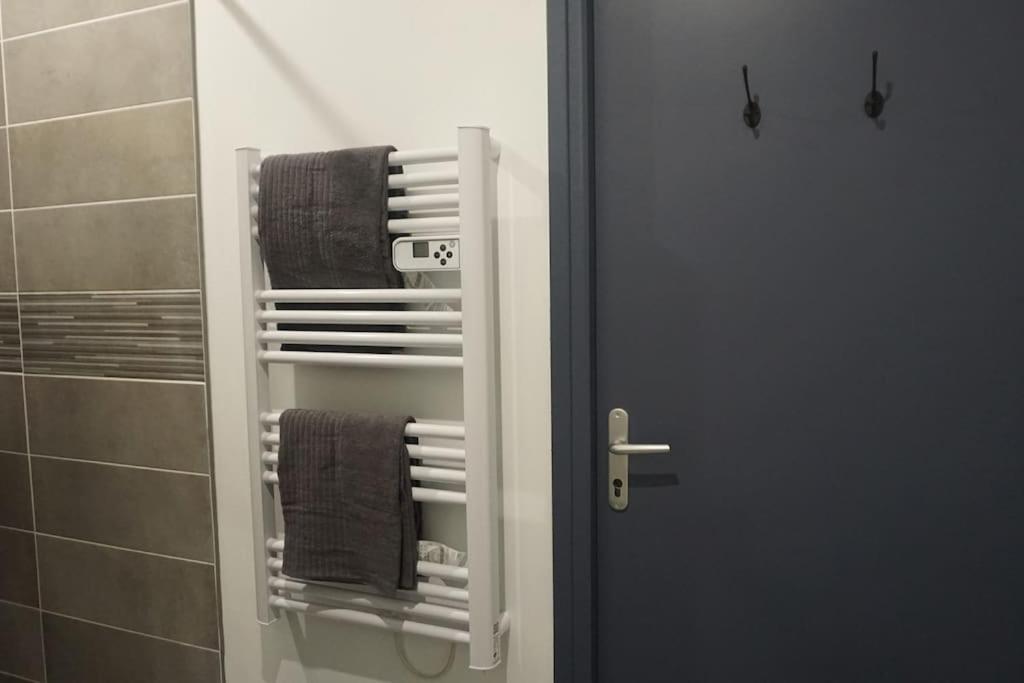 Cosy T2 Wifi Parking Proche Gare Centre Ville Saint-Quentin  Buitenkant foto