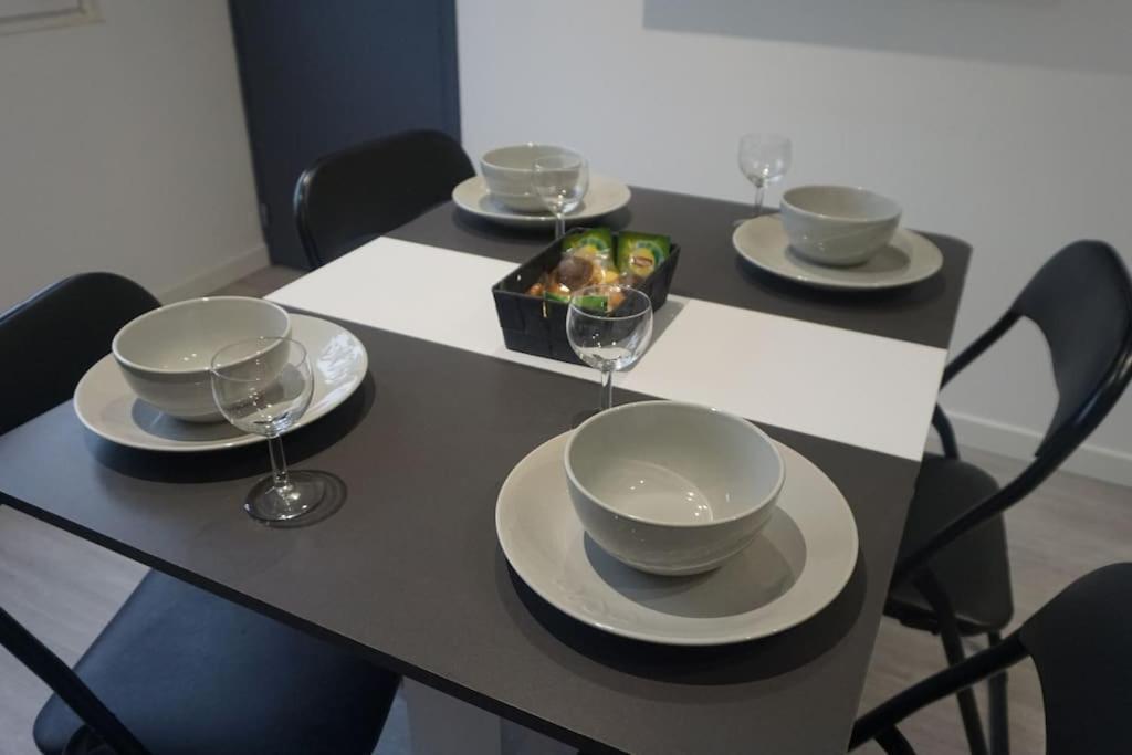 Cosy T2 Wifi Parking Proche Gare Centre Ville Saint-Quentin  Buitenkant foto