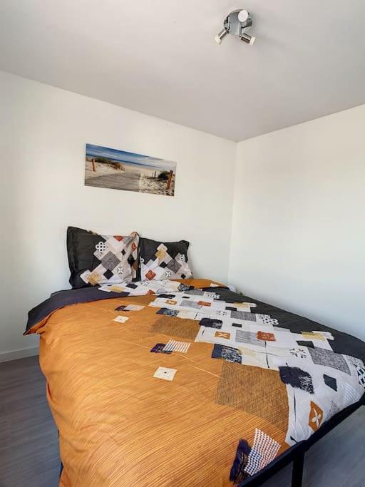 Cosy T2 Wifi Parking Proche Gare Centre Ville Saint-Quentin  Buitenkant foto