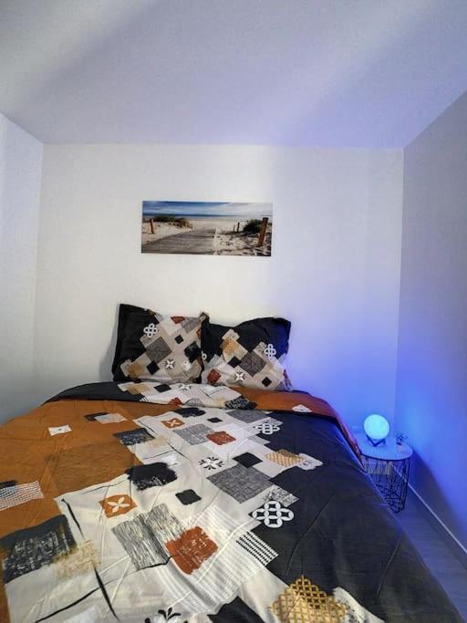 Cosy T2 Wifi Parking Proche Gare Centre Ville Saint-Quentin  Buitenkant foto