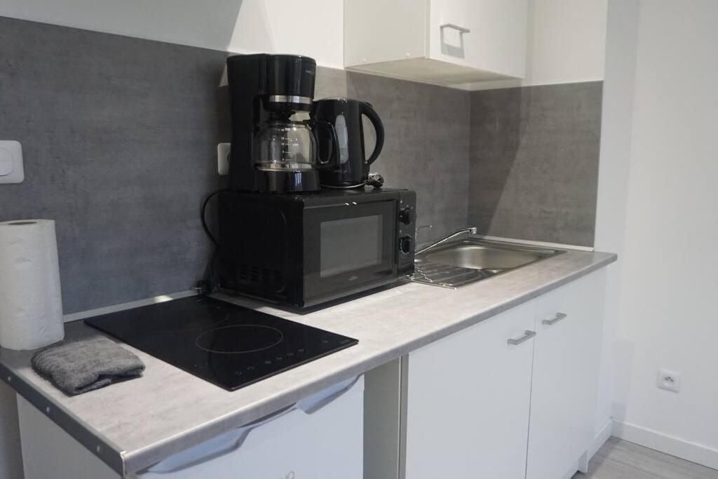 Cosy T2 Wifi Parking Proche Gare Centre Ville Saint-Quentin  Buitenkant foto